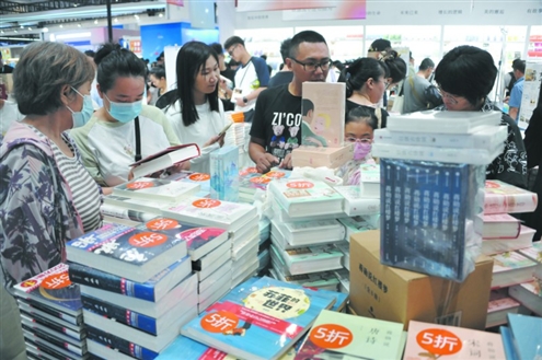 第三十一届全国图书交易博览会受热捧 本专题摄影记者王晓峰